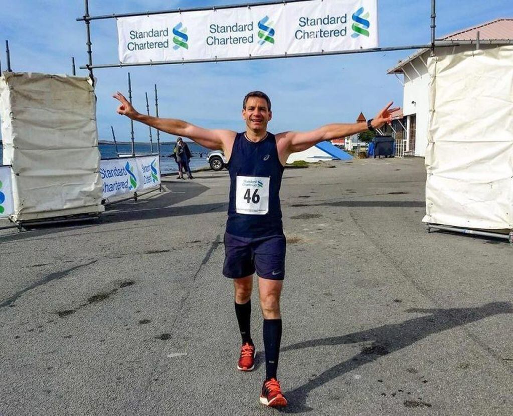 Daniel Sebastián Ujhelly en la Maratón de puerto Stanley