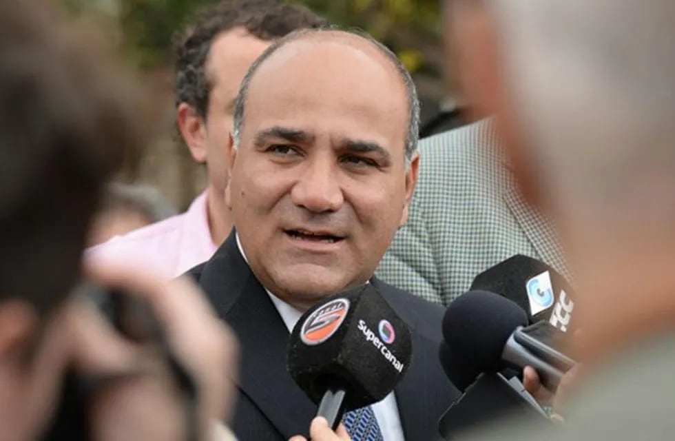 Manzur expresó su solidaridad por el ataque al diputado Héctor Olivares. (Web)