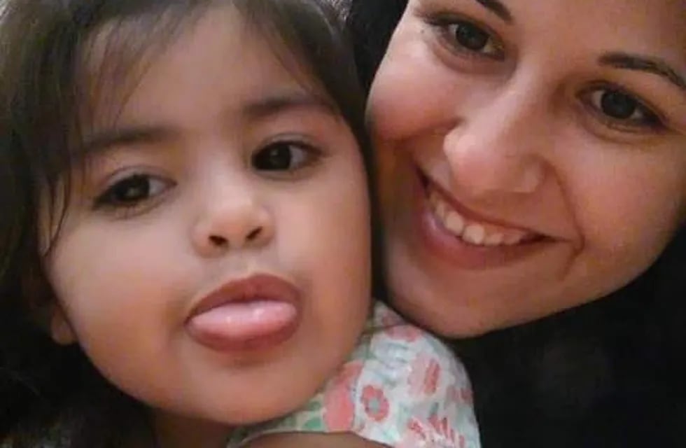 Yamila Cialone junto a su hija, Guadalupe Lucero, desaparecida el 14 de junio de 2021 en San Luis.