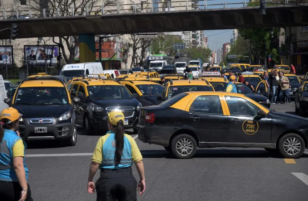 Taxistas protestaron el martes pasado. Hoy volvieron a cortar la 9 de Julio. EFE/Télam.