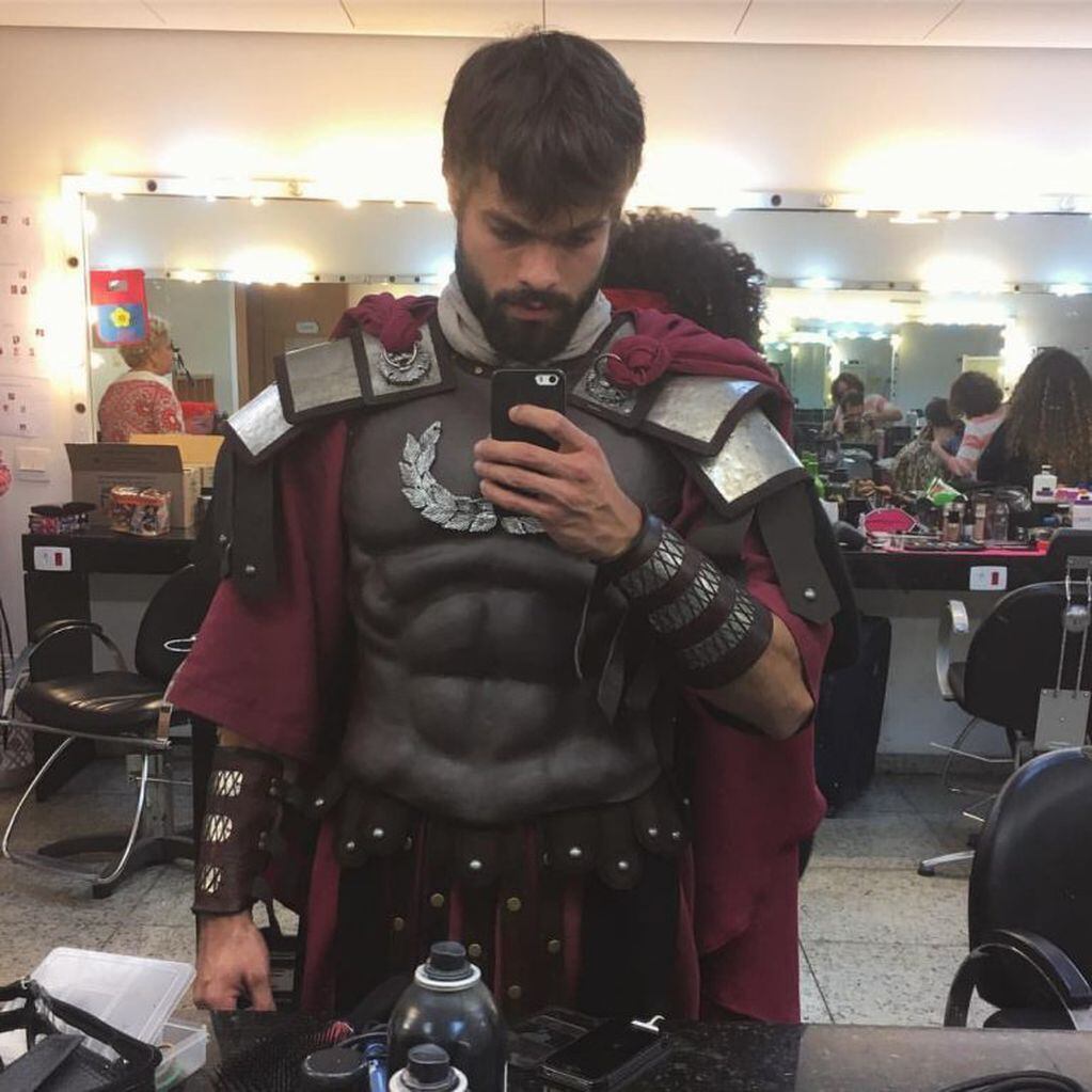 Victor Sparapane interpreta a un soldado romano. (Instagram/@victorsparapane1)
