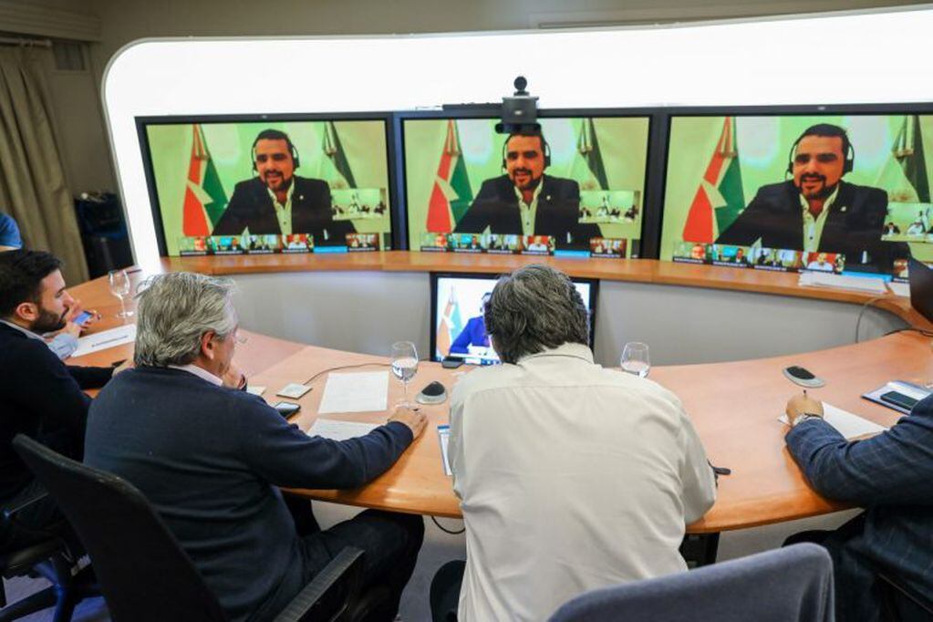 Videoconferencia con el Presidente Fernández e Intendetes del todo el País.