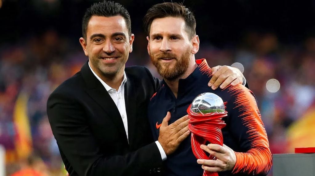 Xavi y Messi, son considerados dos leyendas del Fútbol Club Barcelona.