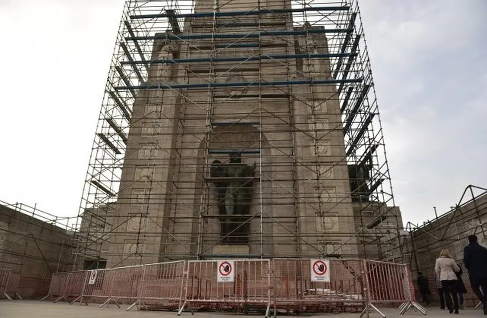 Volvieron a extender el plazo de final de obra del Monumento a la Bandera