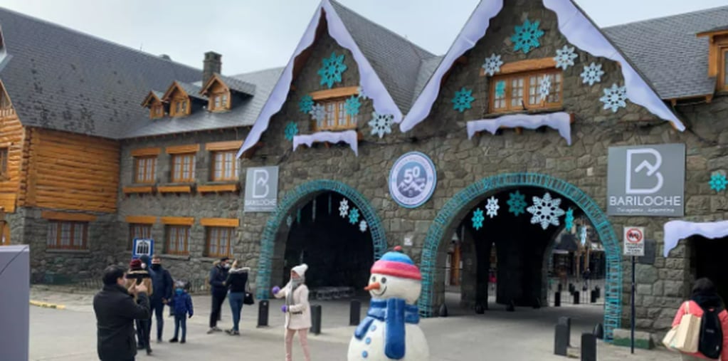 Bariloche celebra con la Fiesta Nacional de la Nieve en agosto.