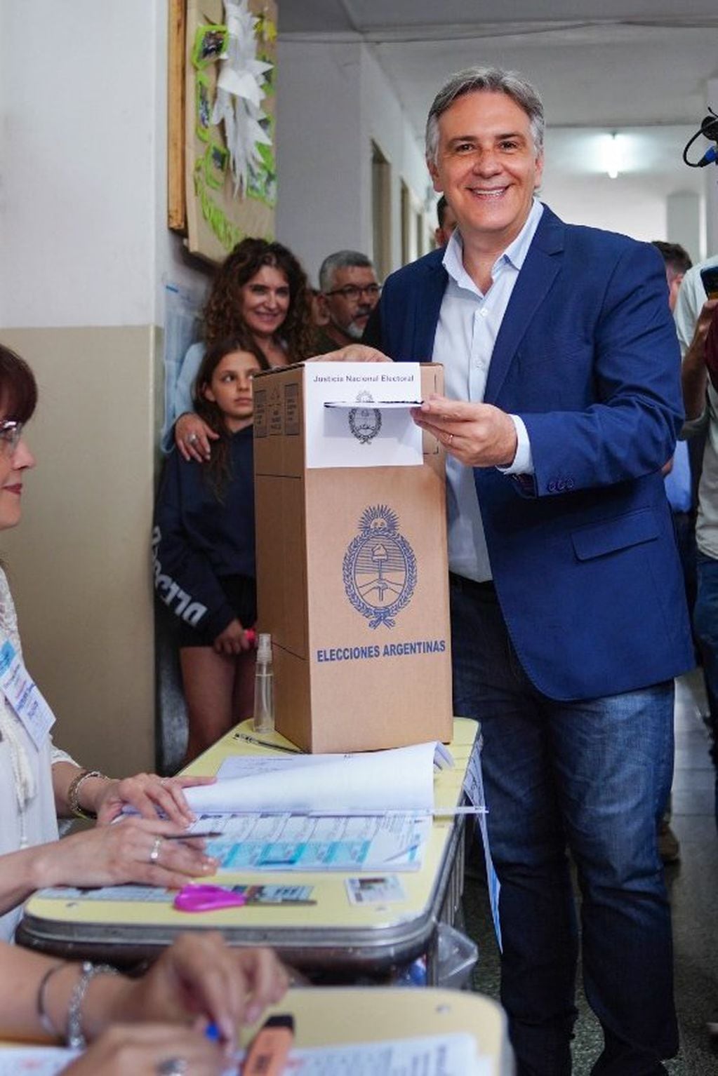 Votó Martín Llaryora en Córdoba.