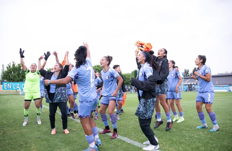 El femenino de Belgrano festeja el pase a semifinales contra Racing