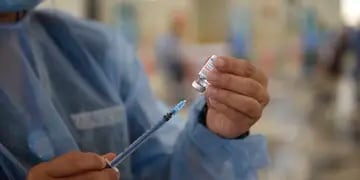 Vacunación contra el Covid-19: se encuentra disponible la dosis de refuerzo para adolescentes en Eldorado