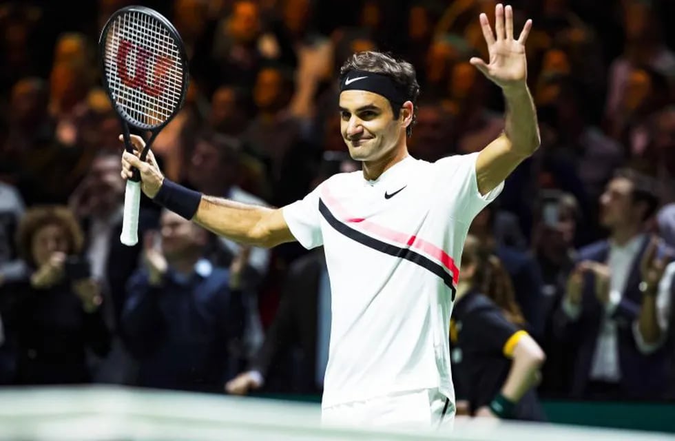 Rotterdam (Netherlands), 18/02/2018.- Roger Federer of Switzerland celebrates after defeating Grigor Dimitrov of Bulgaria in their final match of the ABN Amro World Tennis Tournament in Rotterdam, Netherlands, 18 February 2018. (Tenis, Suiza, Países Bajos; Holanda) EFE/EPA/KOEN SUYK