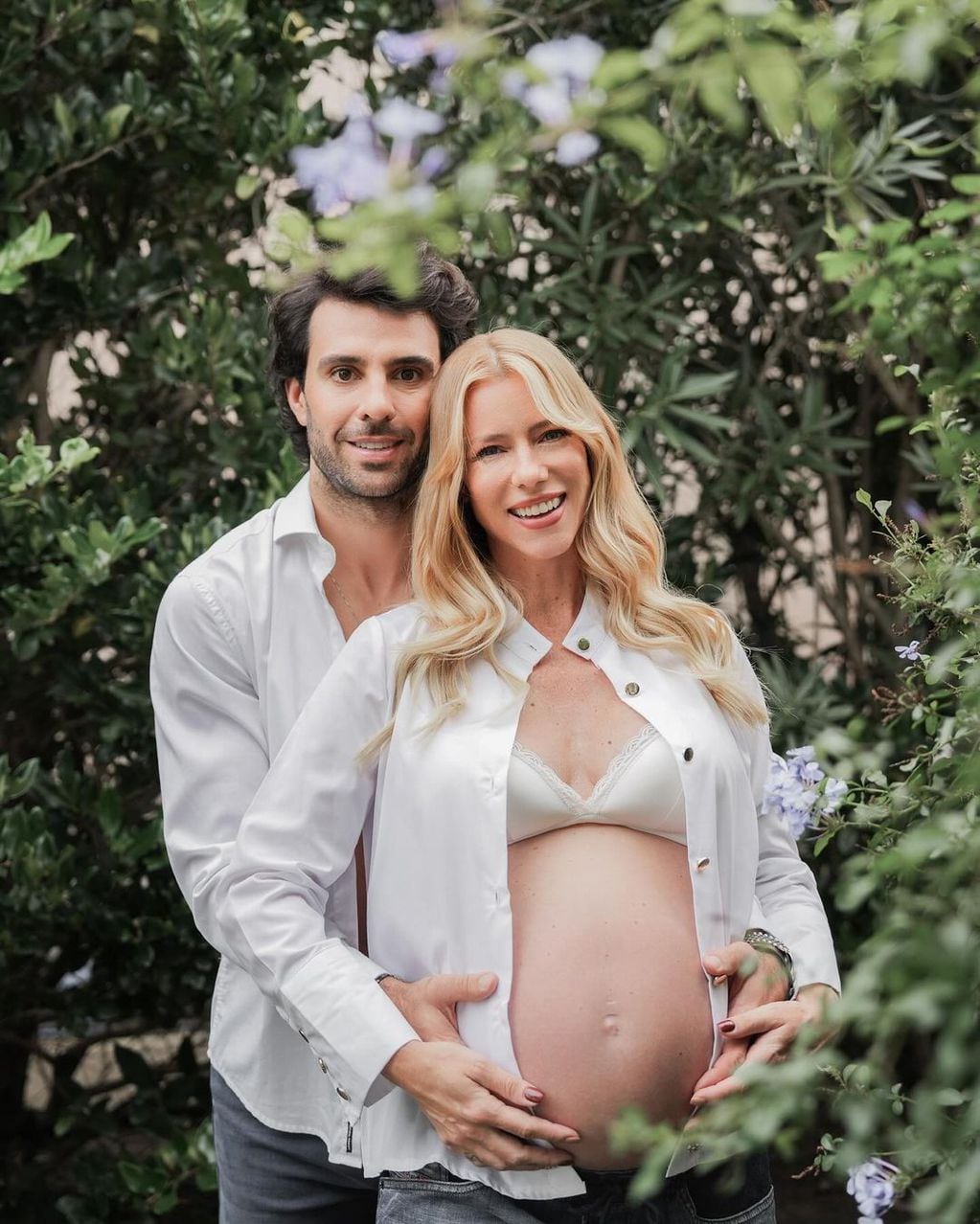 Nicole Neumann y Manu Urcera posaron a pocas semanas de recibir a su primer hijo juntos.