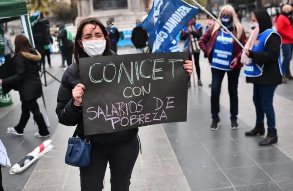 Trabajadores del Conicet reclaman por sus salarios en Córdoba