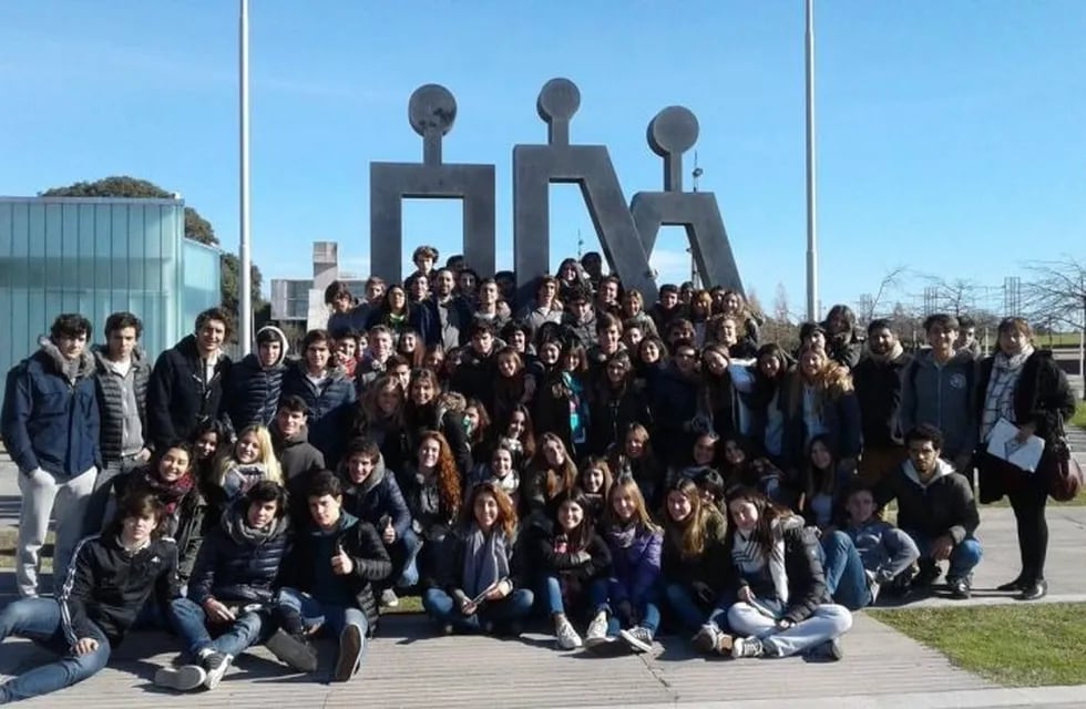 Estudiantes de La Plata donaron todos los fondos que habían juntado para irse de viaje