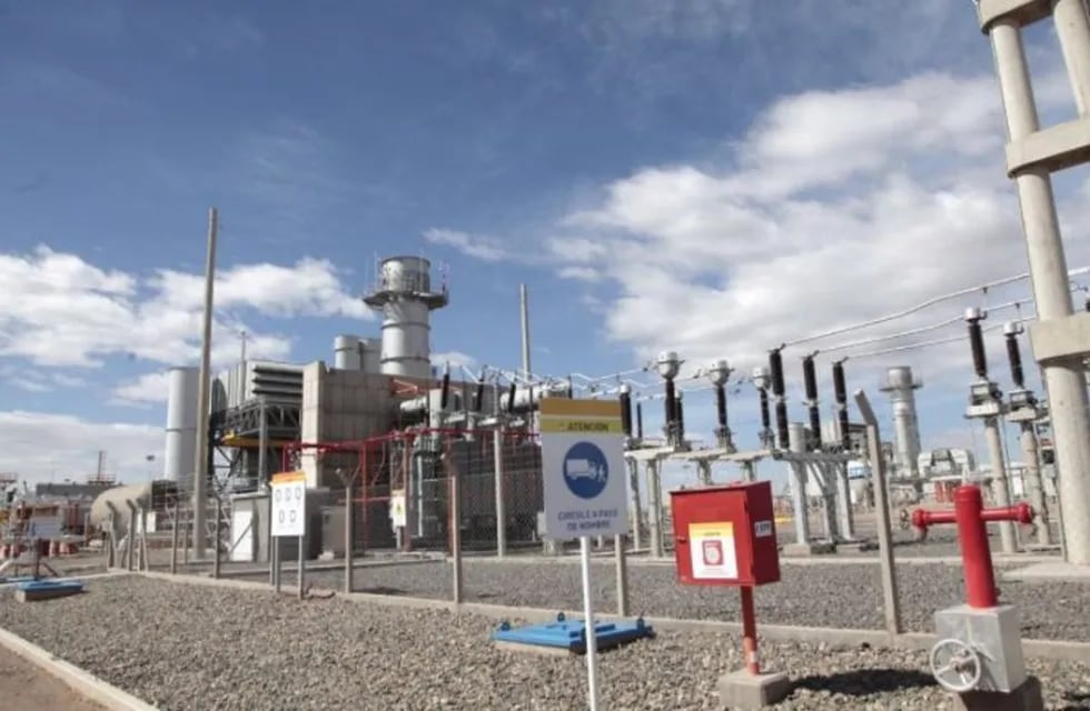 YPF inauguró una nueva central térmica en Neuquén que ya genera 1.800 megavatios.