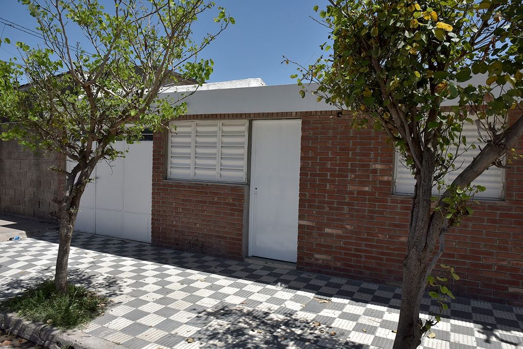 Casa en barrio Las Violetas al 5.080 donde escapó José Carmona en Córdoba.