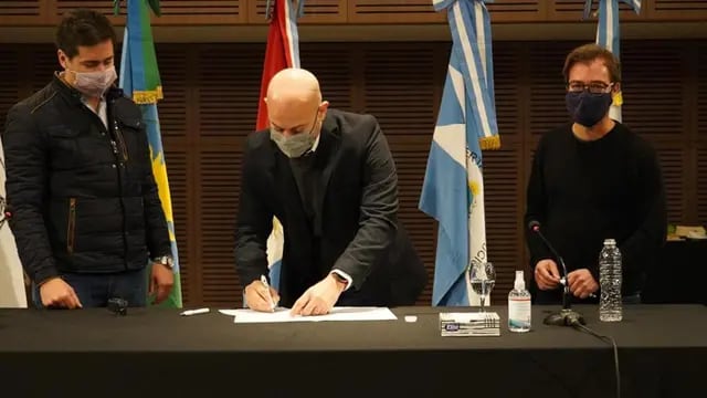 Firma del acuerdo de cooperación cultural.