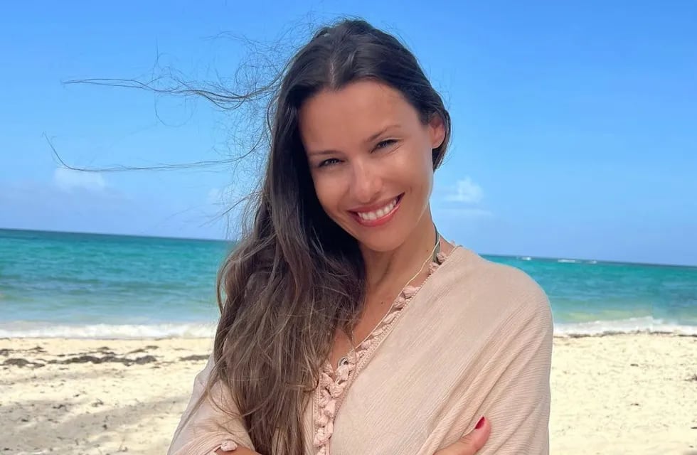 Pampita enamoró con su look retro.