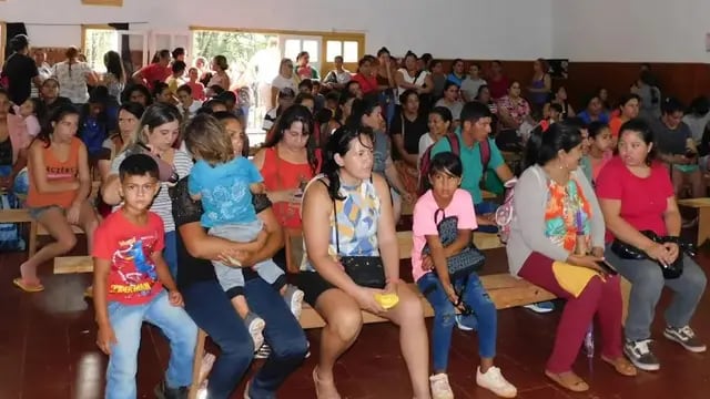 Inicio de clases en Puerto Libertad: el municipio entregó kits escolares