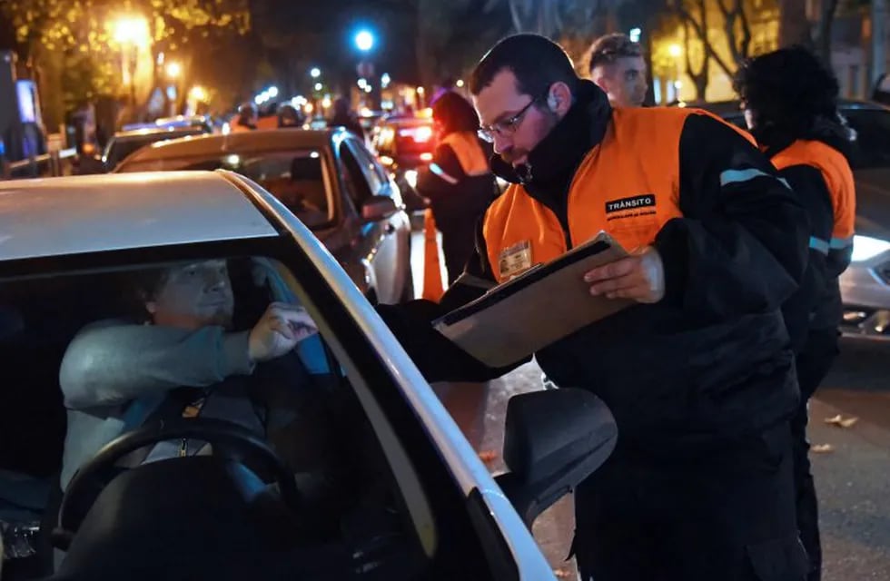 Los operativos de tránsito arrancaron este jueves por la noche en Rosario. (Prensa Municipalidad Rosario)