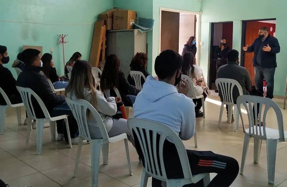 Los cursos se están dictando en los distritos de Ciudad, Gutierrez, Beltrán, San Roque, Rodeo del Medio, Cruz de Piedra y Luzuriaga.