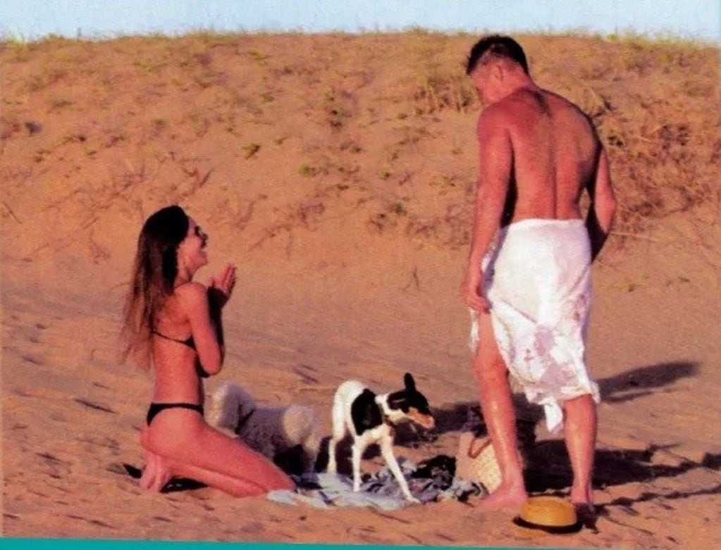 Barby Franco y Fernando Burlando en la playa. (Foto: Revista Paparazzi)