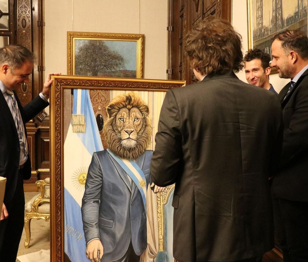 Un entrerriano le regaló una pintura al Presidente Javier Milei