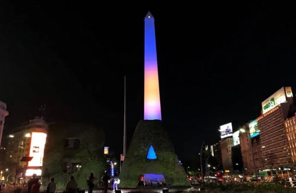 El Obelisco con los colores de Boca. Foto: Twitter.