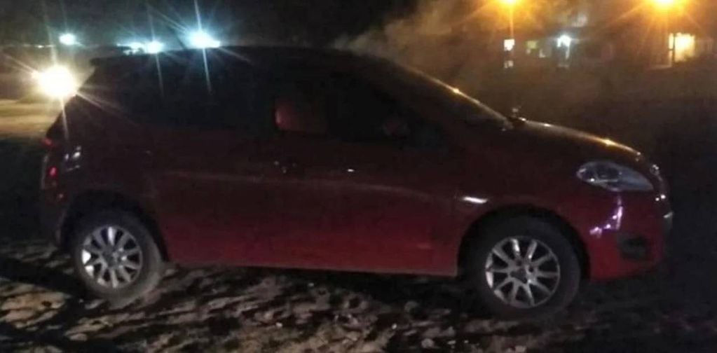 Los investigadores hallaron el auto robado en Vía Honda.