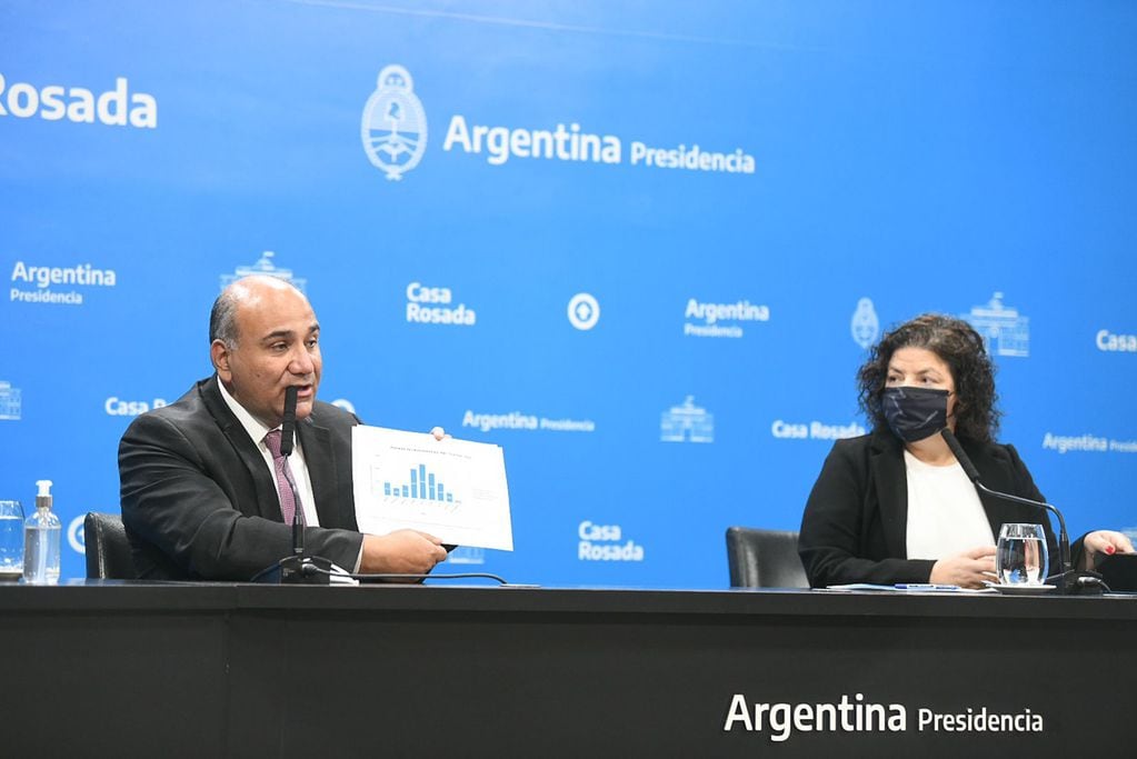 Manzur y Vizzotti durante la conferencia.