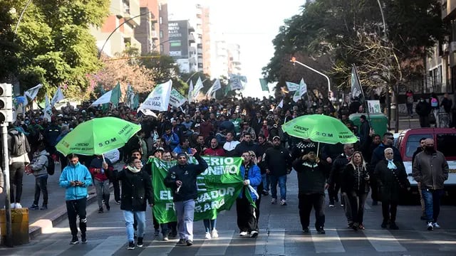 Protesta de municipales de Córdoba. (Pedro Castillo / La Voz)