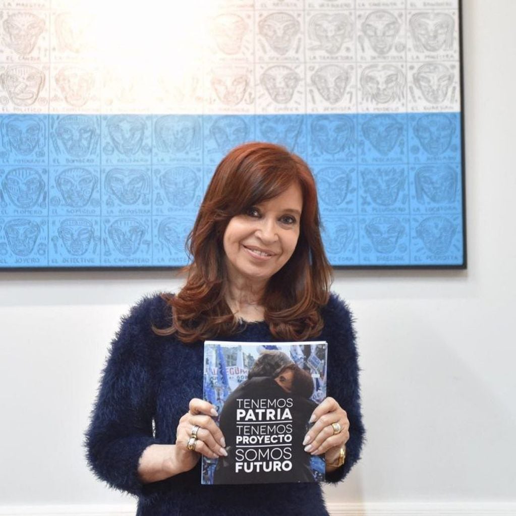 Cristina Kirchner lanza un segundo libro y reedita otro.