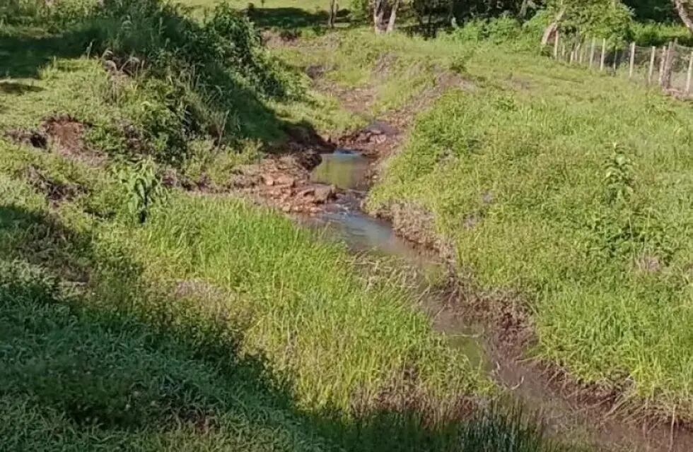 Mujer fue hallada sin vida en un arroyo de la localidad de Cerro Corá.
