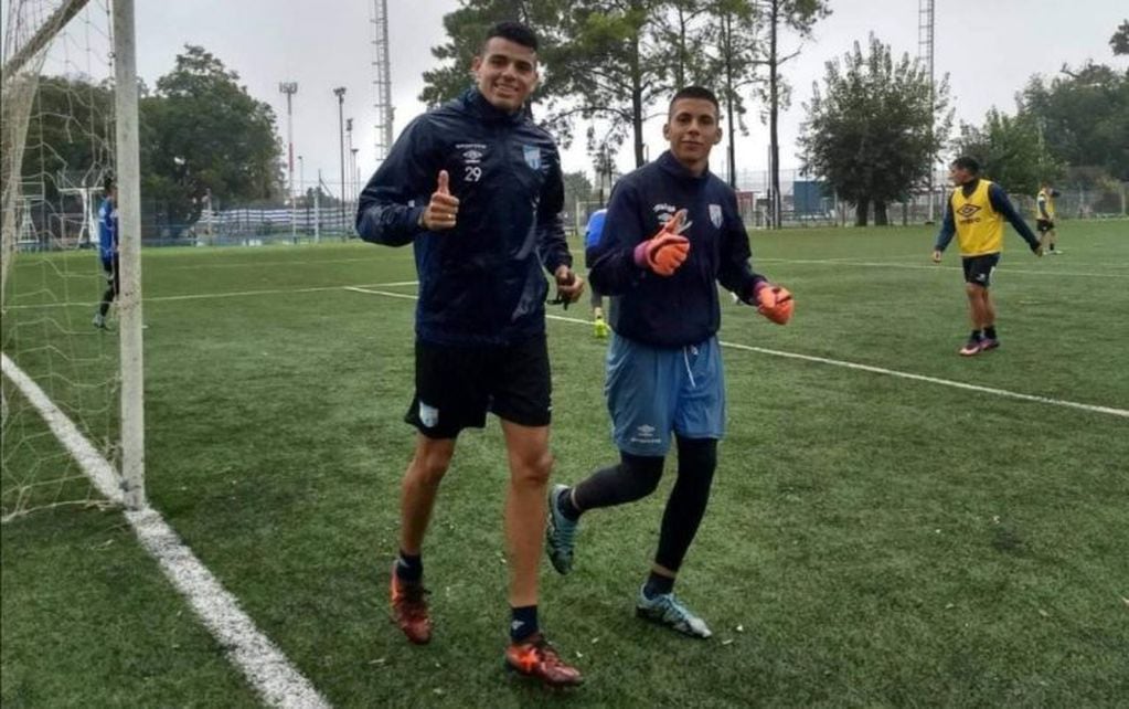 Gustavo Lescano, arquero de Atlético Tucumán junto con Mauro Osores (foto: Facebook).
