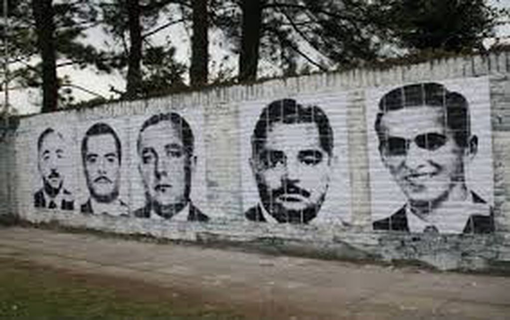 Murales que reflejan los fusilamientos de José León Suárez