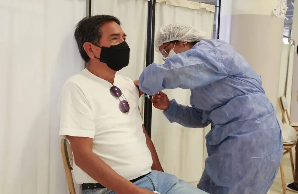 Desde este jueves aplican la vacuna bivalente contra el coronavirus en Jujuy.