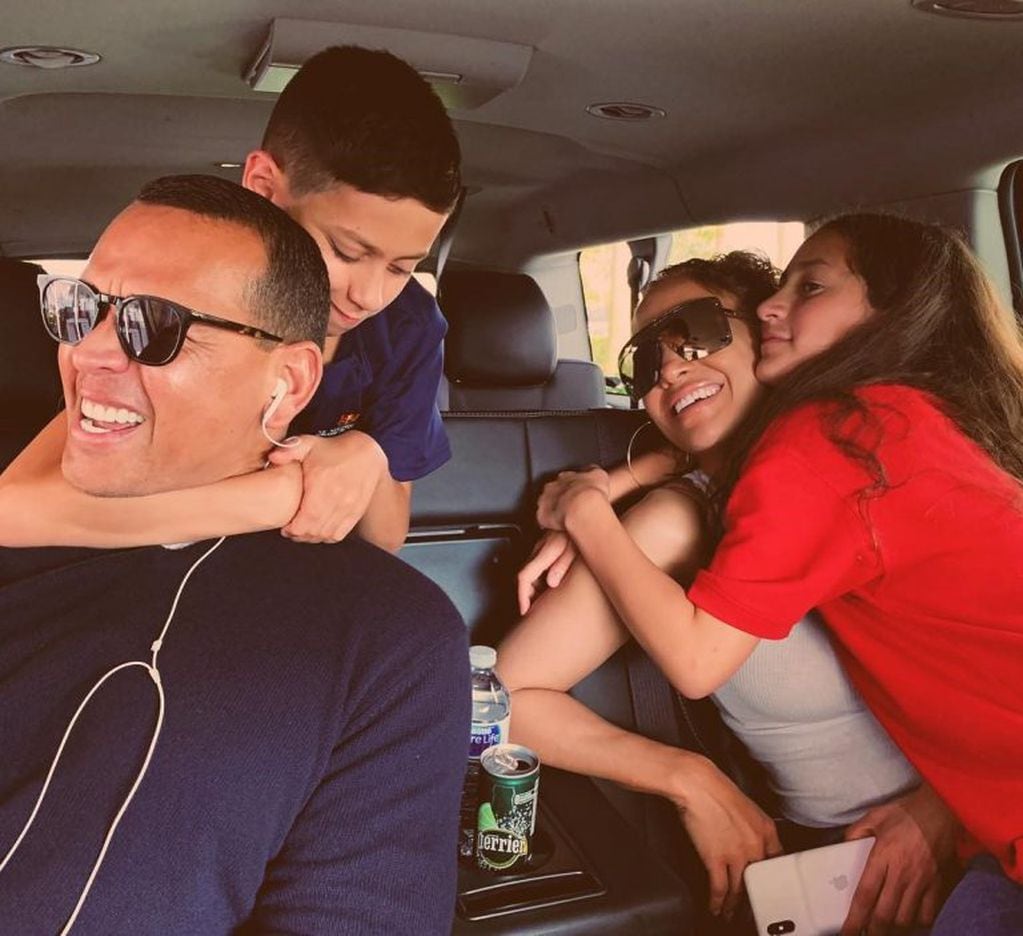 Alex Rodriguez, Jennifer Lopez y los hijos de ella y Marc Antony (Instagram/ jlo)