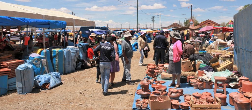 La Manka Fiesta, en La Quiaca, Jujuy, es un encuentro cultural ancestral cuyo origen es el intercambio y el trueque de productos artesanales, agrícolas y ganaderos.