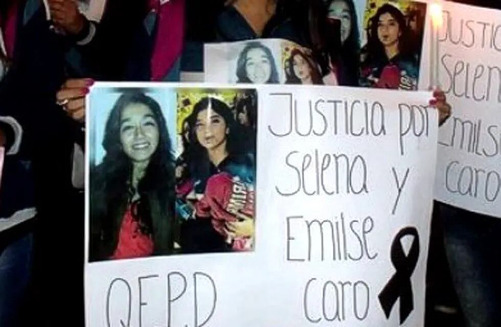 El 30 de agosto de 2015, Franco Pérez atropelló y mató a las hermanas Emilse y Selena Caro