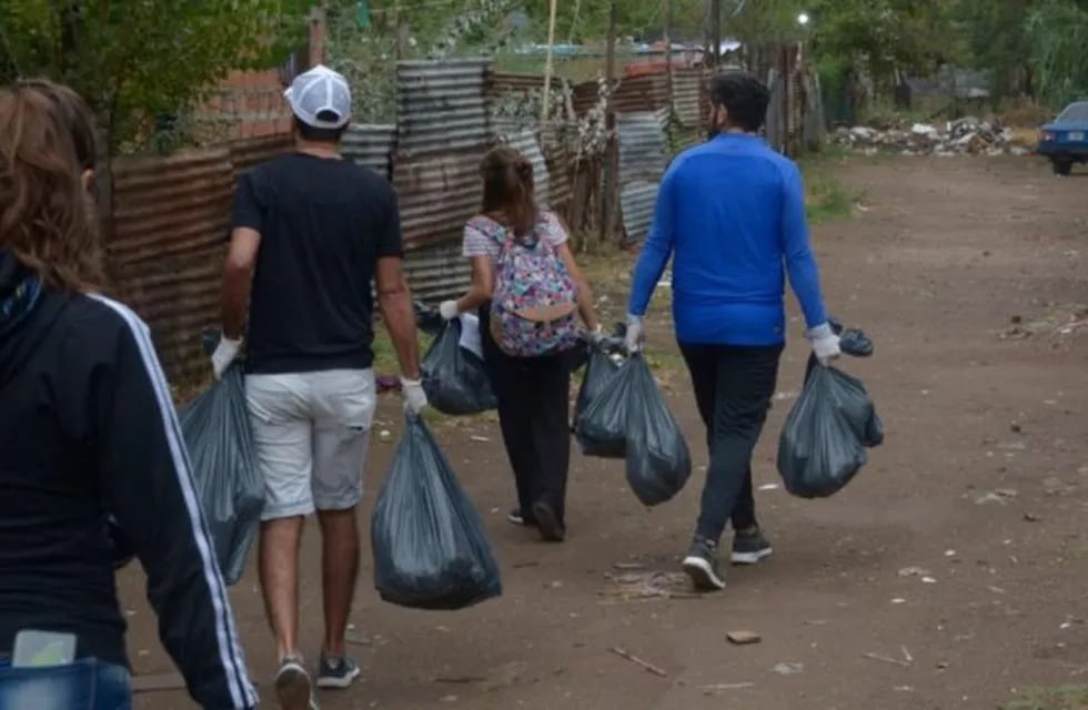 Entregaron 16 mil bolsones de alimentos en Bahía Blanca