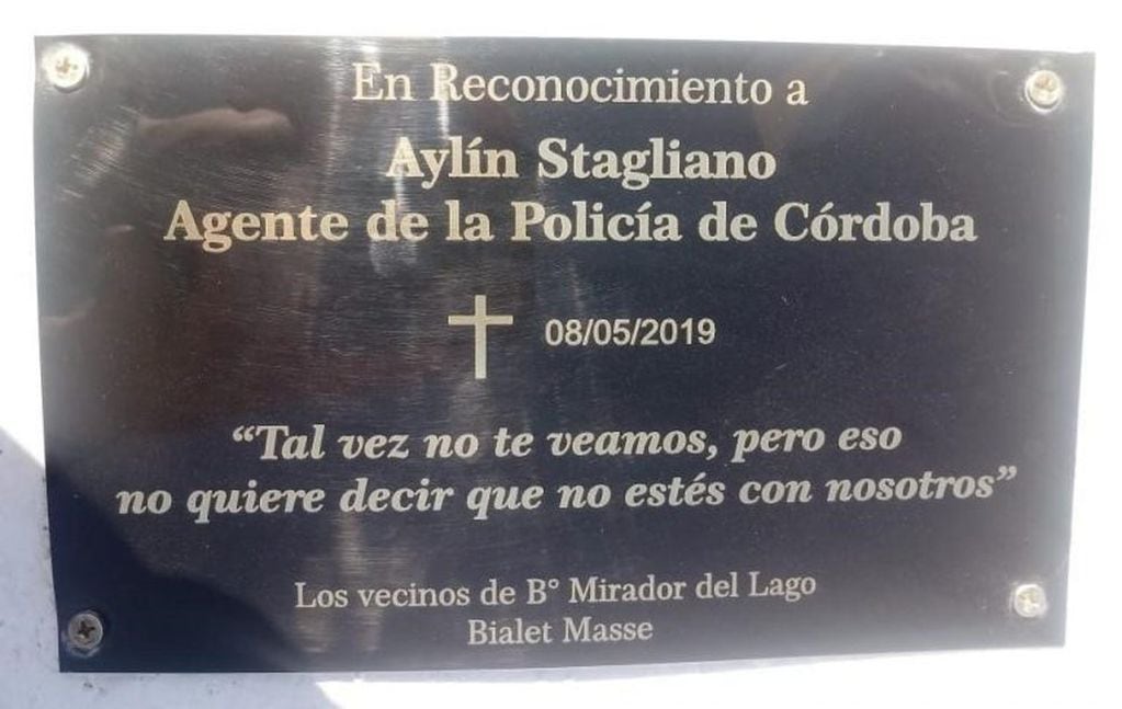 Homenaje a Aylín Stagliano