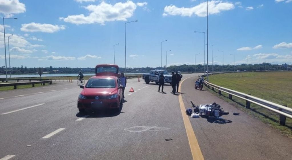 Posadas: accidente de tránsito dejó a un motociclista herido.