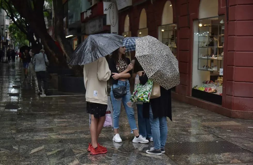 Los paraguas se adueñan del último fin de semana de enero en Córdoba.