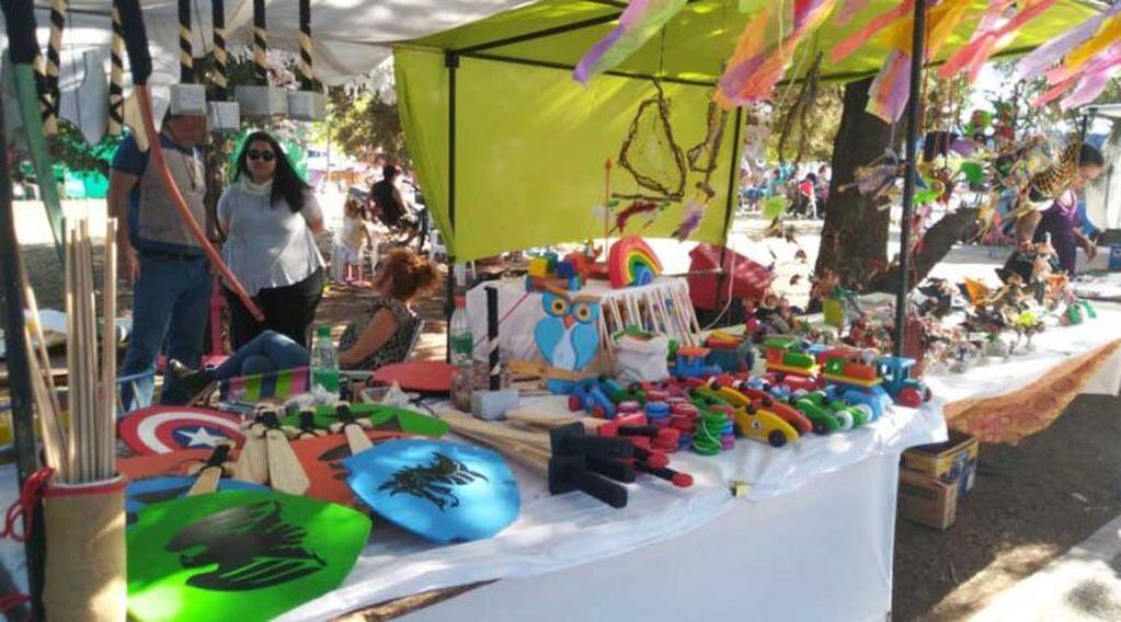 Feria de artesanos en el Medasur (Vïa Santa Rosa)