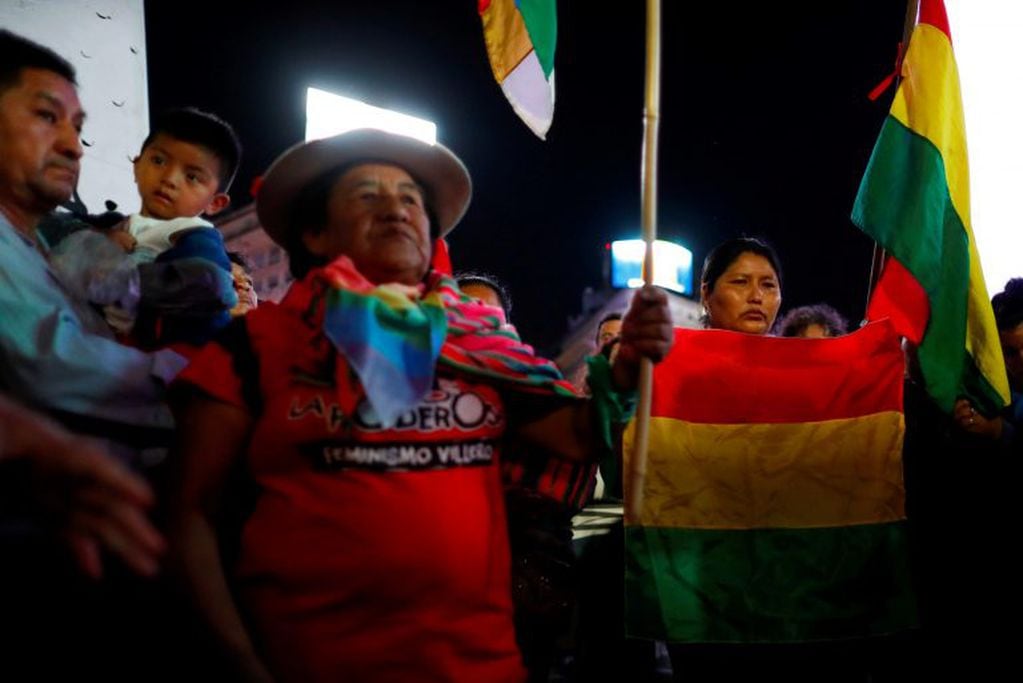 Bolivian residents in Argentina demonstrate in support of Bolivian President Evo Morales, in Buenos Aires, Argentina November 10, 2019. REUTERS/Agustin Marcarian
