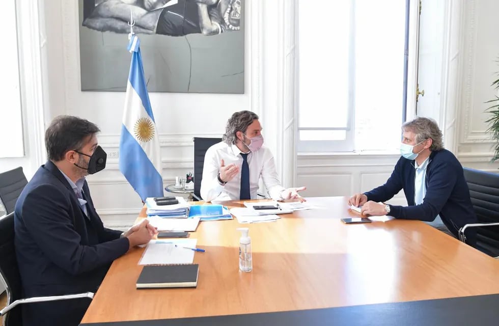 Reunión tripartita entre Nación, Ciudad y Provincia en la Casa Rosada por el incesante avance del COVID-19. (Presidencia)