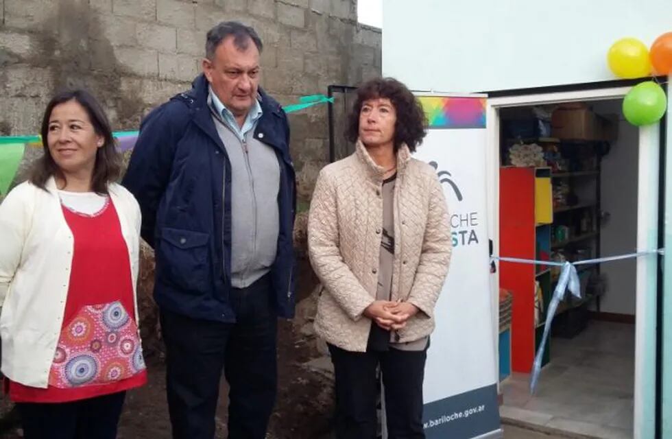 Gustavo Gennuso intendente de Bariloche inauguró la ampliación de un centro infantil.