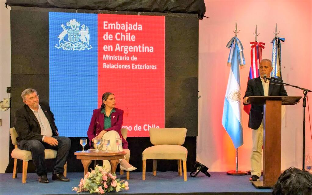 El ministro de Desarrollo Económico y Producción, Juan Carlos Abud Robles, agradeció a la embajadora Figueroa su visita a la provincia, destacó la iniciativa de la Cámara de Comercio Exterior de Jujuy, y resaltó la apertura de la Provincia en materia de comercio exterior.