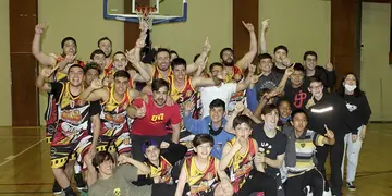 Universitario campeón Torneo Provincial