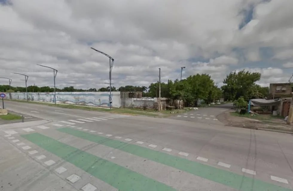La víctima falleció en la vía pública luego de recibir un disparo. (Google Street View)