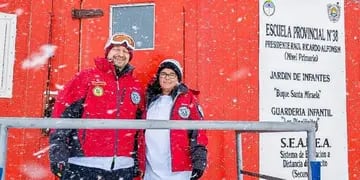 Soledad Otaola y Denis Barrios, docentes antárticos