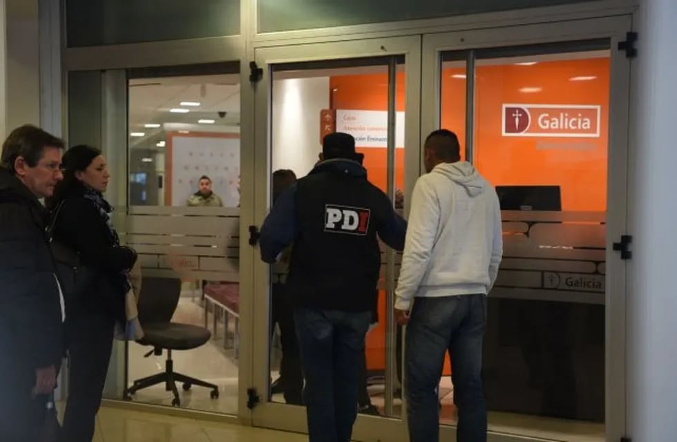 El robo se produjo el 12 de octubre de 2018 a las 14.54 en la sucursal del banco Galicia de San Martín y Anchorena.